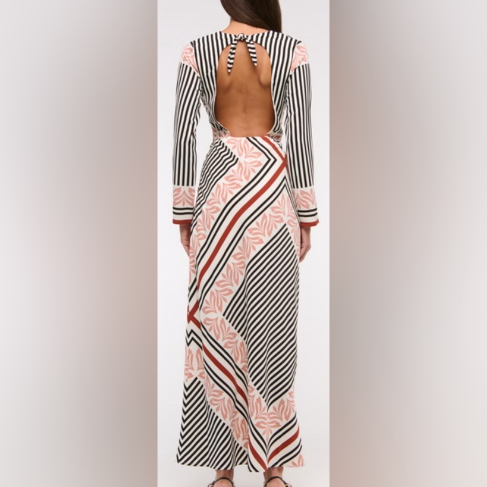 Abercrombie & Fitch Long-Sleeve Abstract Floral Twist-Front Maxi Dress: Petite M - Picture 2 of 10